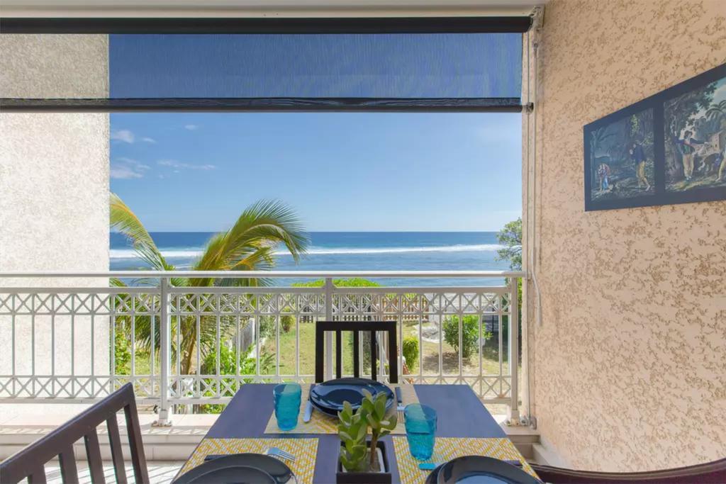 Le Petrel Blanc - Appartement Sur La Plage De La Souris Blanche Trois Bassins Exterior photo